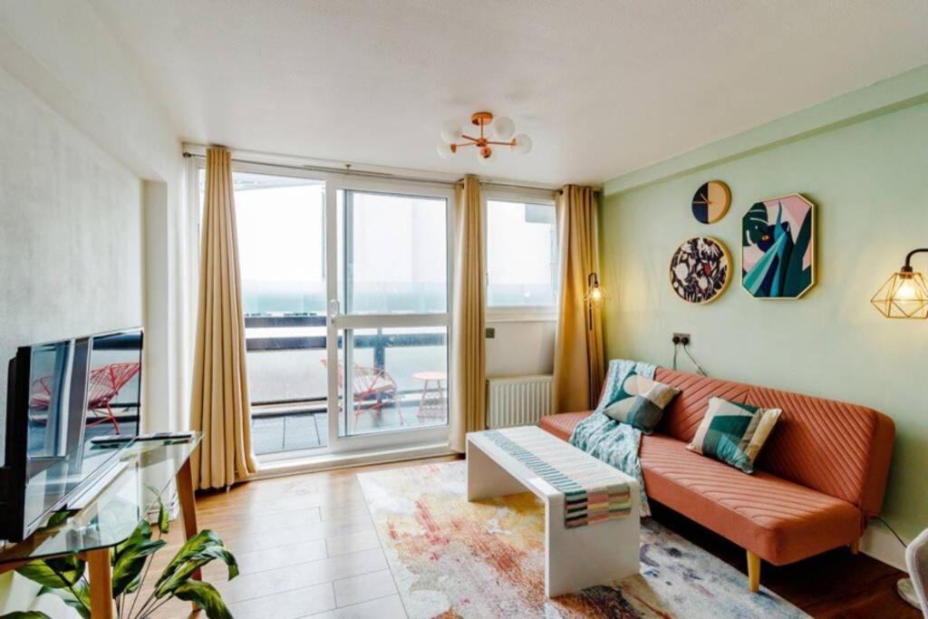 Super Spacious 2 Bedroom Apt 20Mn From Central. ลอนดอน ภายนอก รูปภาพ