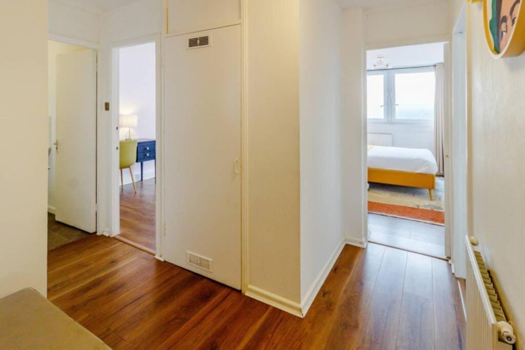 Super Spacious 2 Bedroom Apt 20Mn From Central. ลอนดอน ภายนอก รูปภาพ