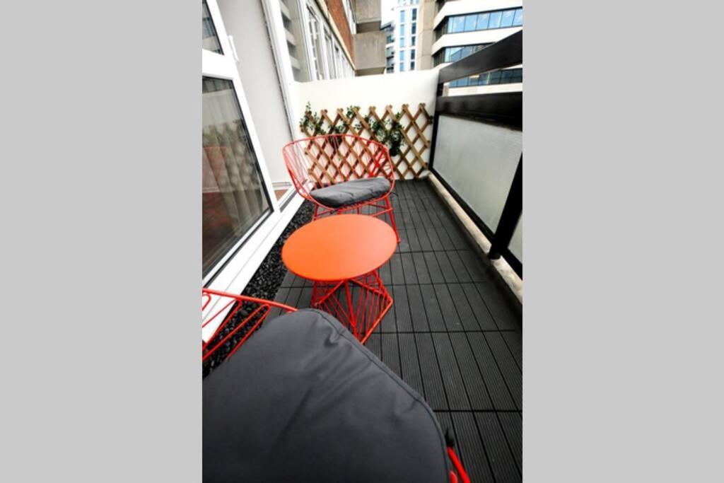 Super Spacious 2 Bedroom Apt 20Mn From Central. ลอนดอน ภายนอก รูปภาพ